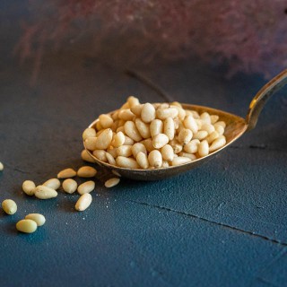 Kooritud mahe seedriseemned (Cedar seeds)