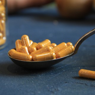Mahe kurkumi (turmeric) ja musta pipra kapslid, 550 mg