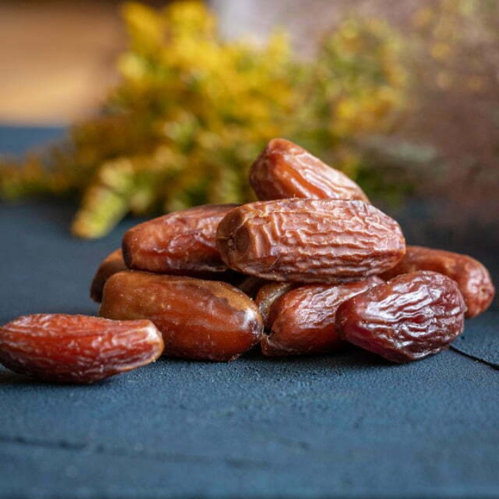 Organic Deglet Nour pitted dates (dried)
