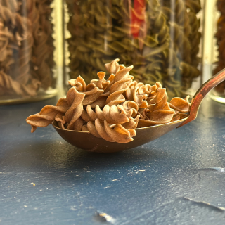 Mahe kikerherne makaronid Fusilli Nori vetikaga