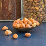 Органический арахис в скорлупе